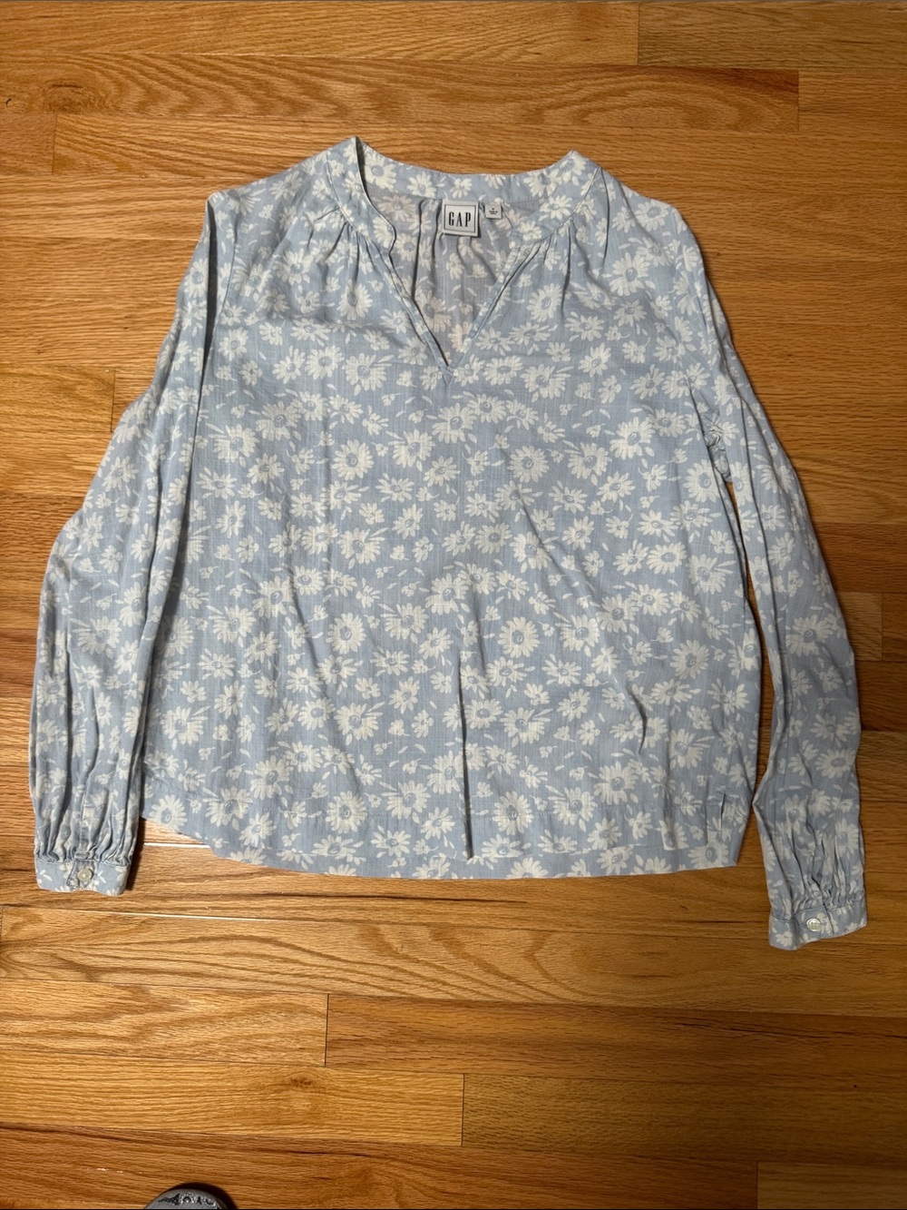 Gap Top, Women’s Size Medium